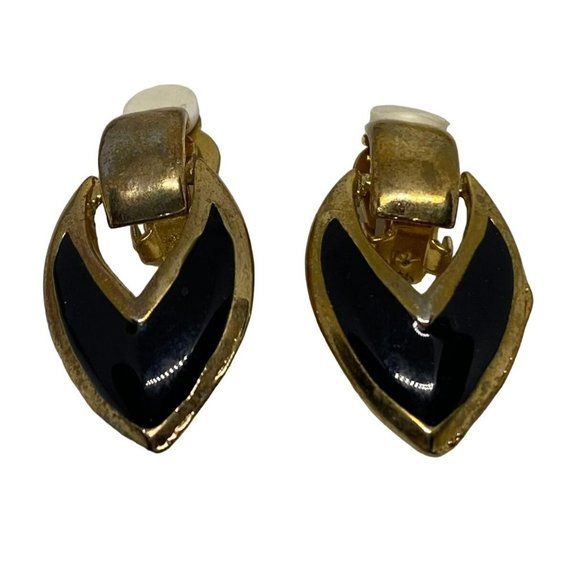 Vintage Lot of 5 sets of Clip on Earrings.  Gold tone hoops, Black fashion, Pine - Picture 3 of 7